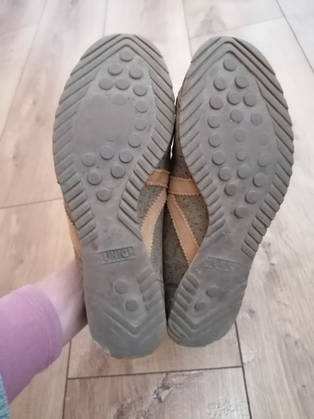 Abbigliamento e sneakers Munich 39