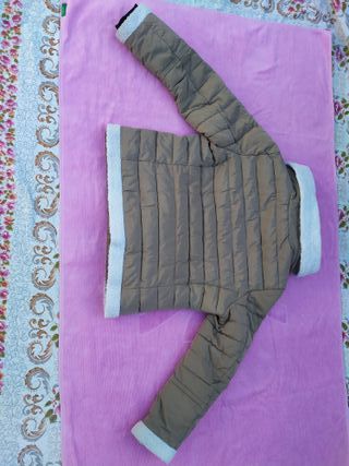 Chaqueta acolchada color visón