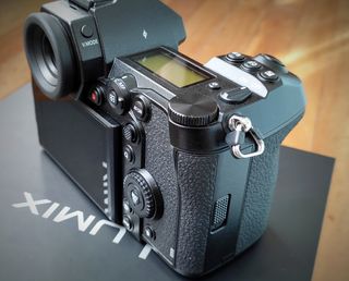 Panasonic Lumix S1 (Cuerpo) (NUEVA, sin estrenar)