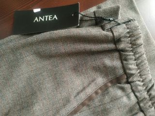 Pantalón de Señora, del Corte Inglés. Es talla 40