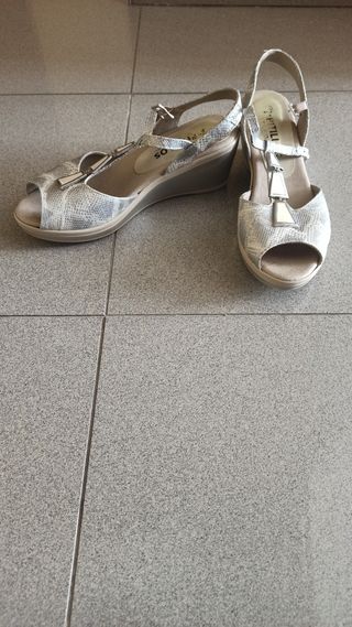 Sandalias piel cuña - Pitillos