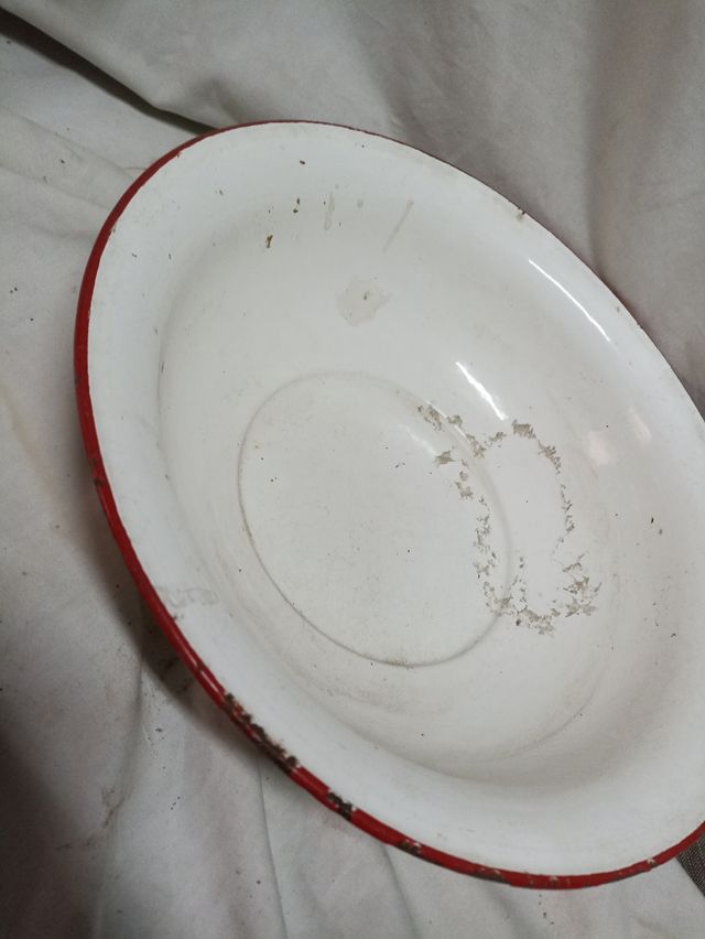 palangana de porcelana antigua.