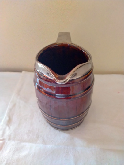 Vintage - Barrel-shaped Ambassador Carafe.