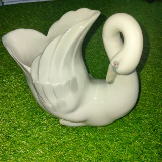 Cisne Zaphir by Lladro