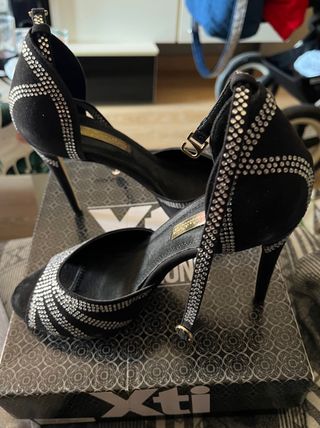 Sandalias de fiesta de tacón marca Xti
