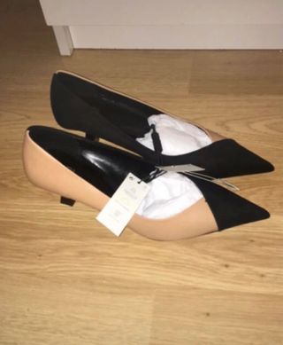 Zapatos tacón bicolor zara