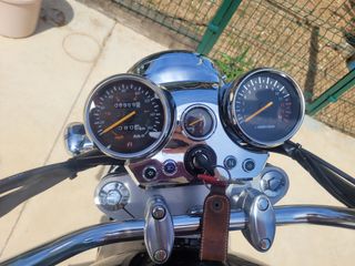 Hyosung Aquila GV 250