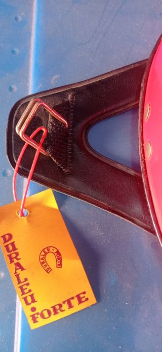 Casco moto clásica ,con etiquetas .