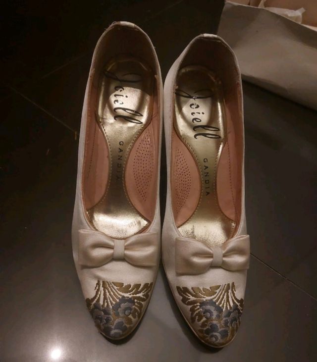 zapatos espolin Reina seda