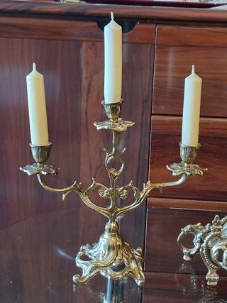 Orologio da tavolo in bronzo e due lampadari