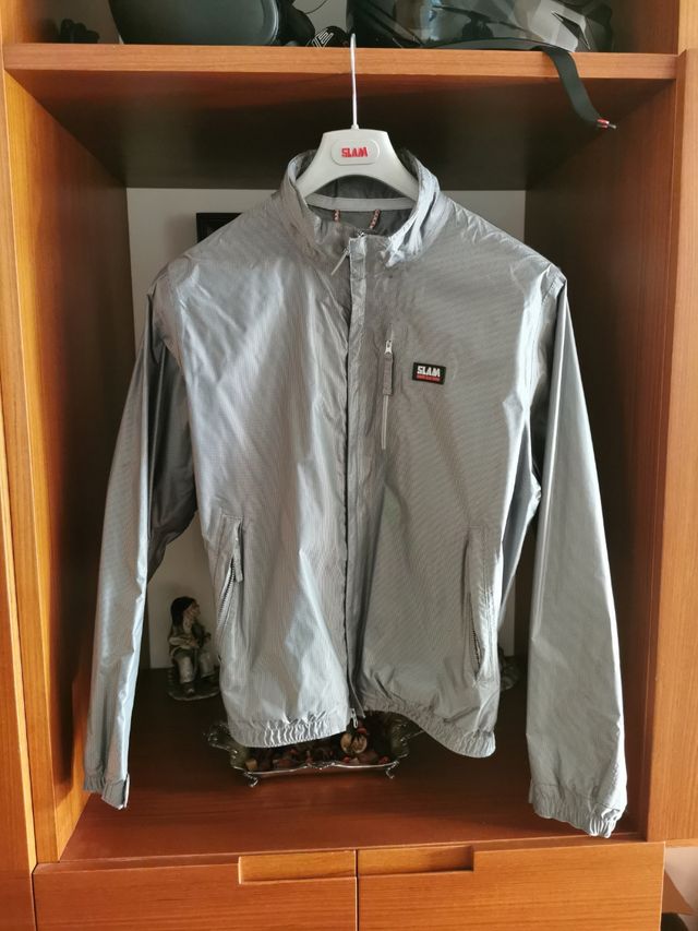 Giubbotto antivento antipioggia