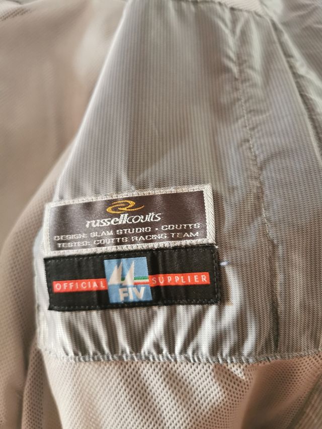 Giubbotto antivento antipioggia