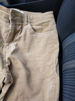 pantalón pana beige