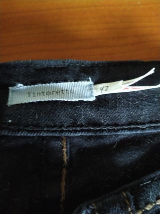 pantalón vaquero negro 