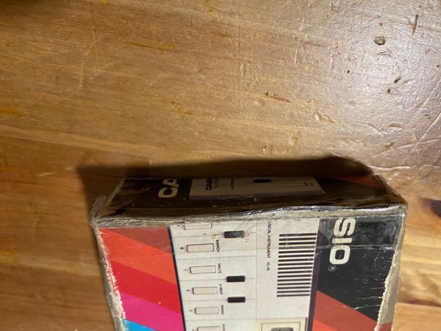 Piano y calculadora Casio