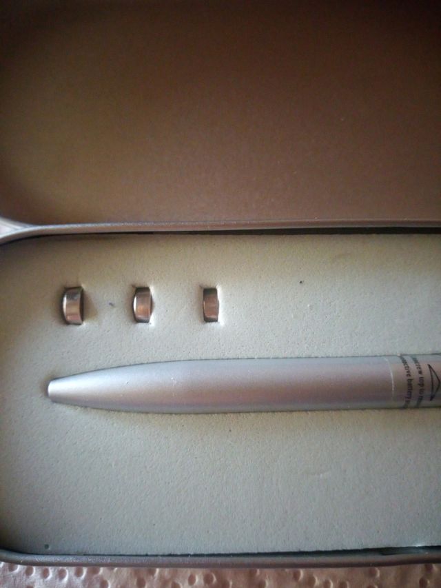 Bolígrafo con linterna y puntero