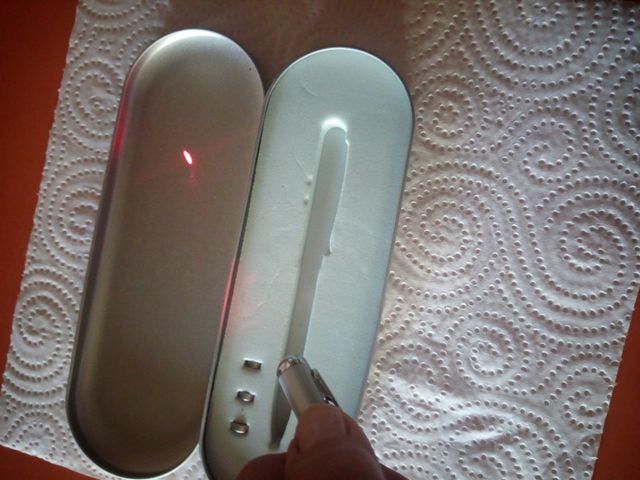 Bolígrafo con linterna y puntero