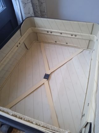 maleta GRANDE 70*50*23 aprox 2 ruedas