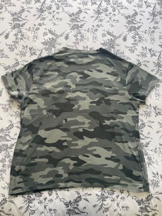 Camiseta militar de Pull&Bear