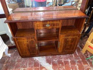 Mueble  de entrada antigua con espejo