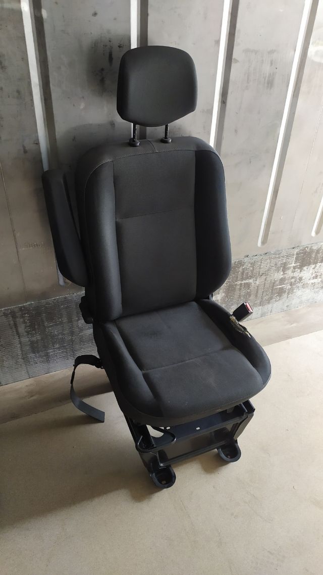 Asiento delantero conductor Renault Máster de segunda mano por 400 EUR en El Saucejo en WALLAPOP Asiento delantero conductor Renault Máster de segunda mano por 400 EUR en El Saucejo en WALLAPOP