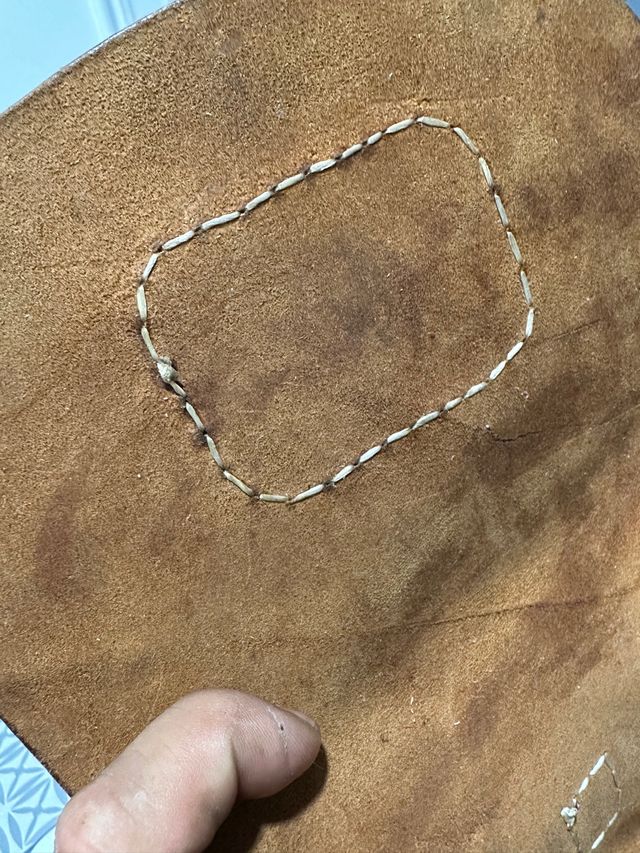 Cartera artesanal, de Piel.