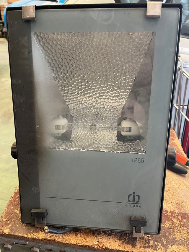 Foco grande exterior IP65