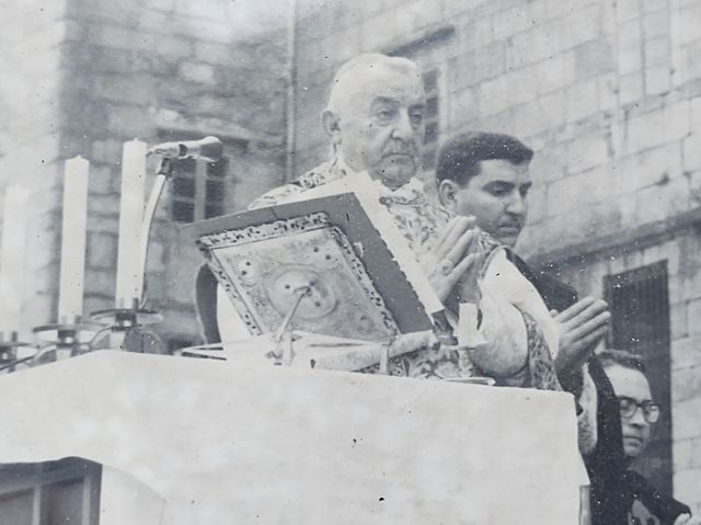 2 antiguas fotos, acto religioso Pz del Obradoiro