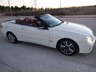 Mercedes-Benz  CLK 2005