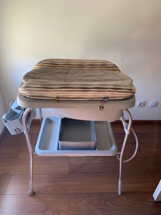 Chicco - Cuddle & Bubble Bañera y Cambiador Dots.