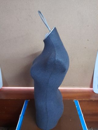 busto maniqui mujer con gancho para colgar