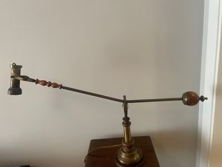 Lámpara tipo flexo pendular antigua