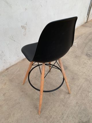 Taburete alto negro patas haya maciza - 6 disp