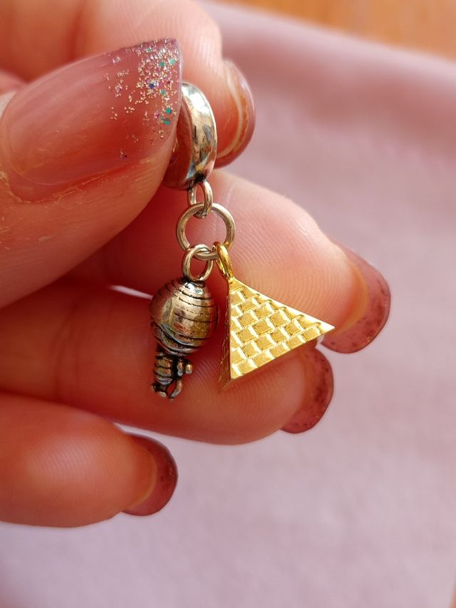 Charm Pirámide Egipto y momia de plata de ley