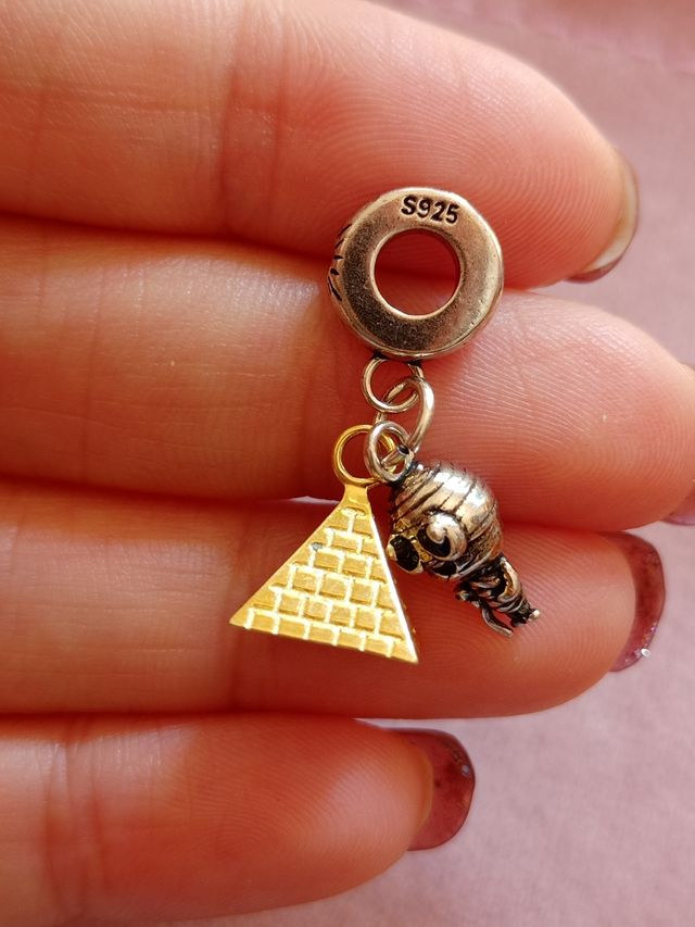 Charm Pirámide Egipto y momia de plata de ley