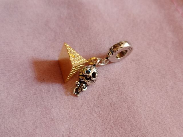 Charm Pirámide Egipto y momia de plata de ley