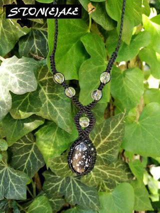 Collana girocollo in macrame con ossidiana