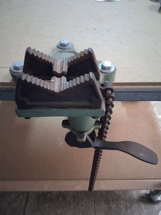 tornillo banco con cadena