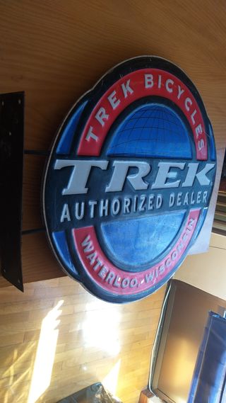 Cartel TREK
