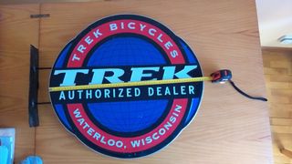 Cartel TREK