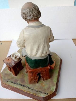 Belén Napolitano Figura Barro 24 cms