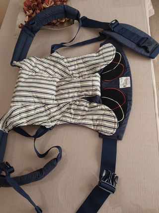 mochila porteo bebé ergobaby