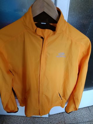 KALENJI. Chaqueta cortavientos running. 