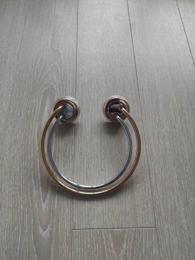 Toallero cromado dorado y plata