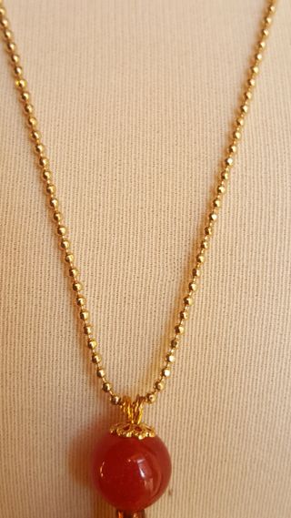 Collana realizzata a mano con vetri e perline