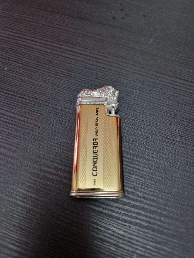 Accendino vintage Conqueror wind resistance