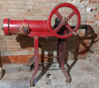 Embutidora antigua