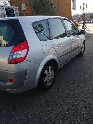 Renault Grand Scenic 2005