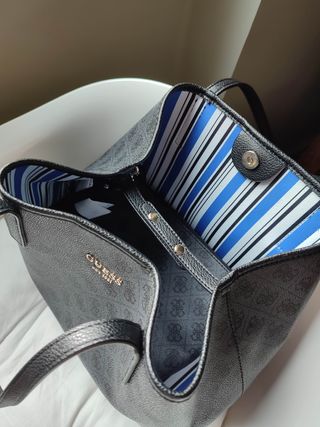 Bolso Shopper guess con pochette a juego