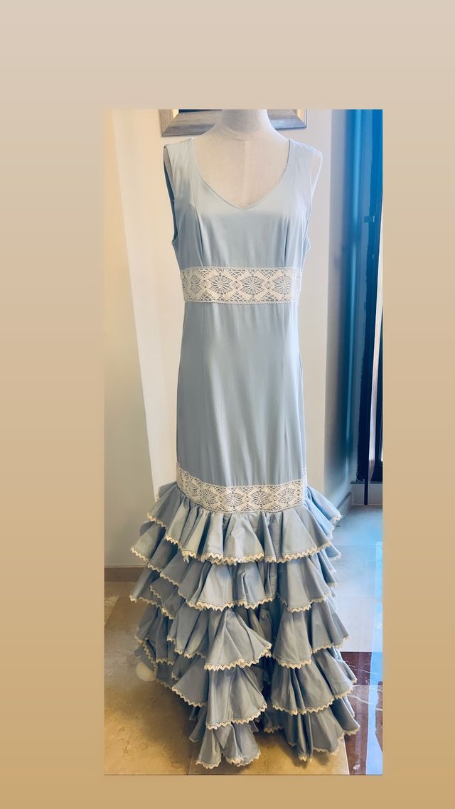 Vestido flamenca celeste